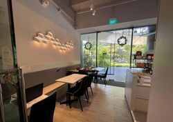Infinite Studios (D5), Retail #592436031